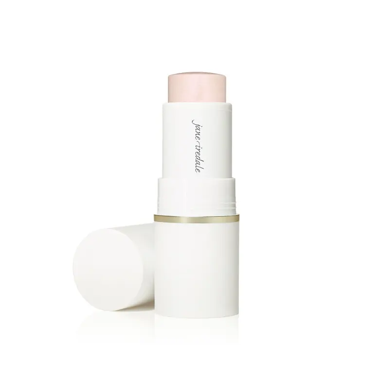 Na zdjęciu widzimy wielofunkcyjny kremowy, mineralny rozświetlacz w sztyfcie tzw. stick; Glow Time®  Highlighter Stick marki Jane Iredale w odcieniu Cosmos.