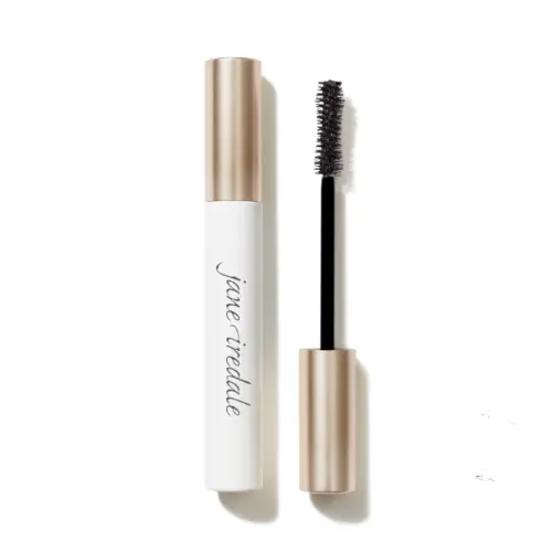 Opakowanie Beyond Lash Volumizing Mascara. Smukłe, cylindryczne opakowanie w białym odcieniu z satynowo złotą zatyczką. Subtelne logo. Szczoteczka cienka, precyzyjna z gęstymi wypustkami do dokładnego rozdzielania i wydłużania rzęs.