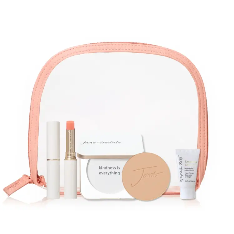 Na zdjęciu zestaw Jane Iredale Forever You który zawiera: puder w wybranym kolorze i białą puderniczkę, pomadkę Firever You, mini bazę Smooth oraz różową kosmetyczkę.
