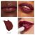 Na zdjęciu widzimy pomadkę Jane Iredale w odcieniu Bordeaux. Bordeaux to głęboki, intensywny odcień czerwonego wina. Pasuje do różnych tonacji skóry, zwłaszcza średnich i ciemniejszych