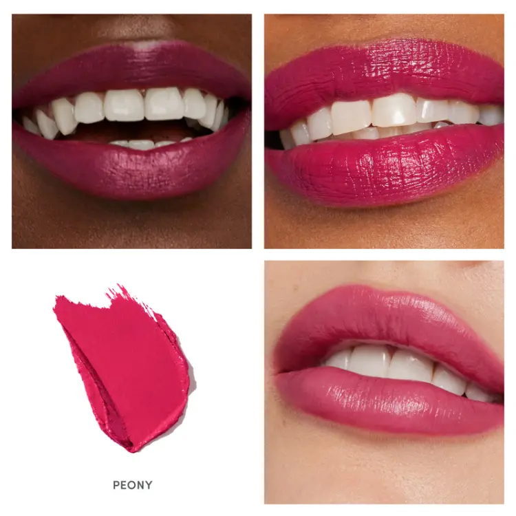 Na zdjęciu pokazano pomadkę Jane Iredale w odcieniu Peony. To odcień intensywny, nasycony róż z nutą fuksji.   Żywy i energetyczny kolor.