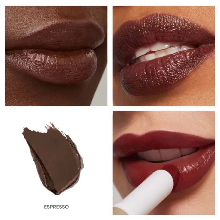 Na zdjeciu szminka Jane iredale w odcieniu espresso, pokazana na ustach modelki. Odcień: Espresso      Głęboki, intensywny brąz inspirowany kolorem ciemnej kawy      Nasycony i odważny – idealny dla fanek mocnych, wyrazistych ust
