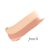 Dwukolorowa próbka korektora Circle Delete Concealer Peach. Jedna część produktu ma bardziej brzoskwiniowy ton, który pomaga zneutralizować zasinienia, druga – klasyczny beż dla wyrównania kolorytu.